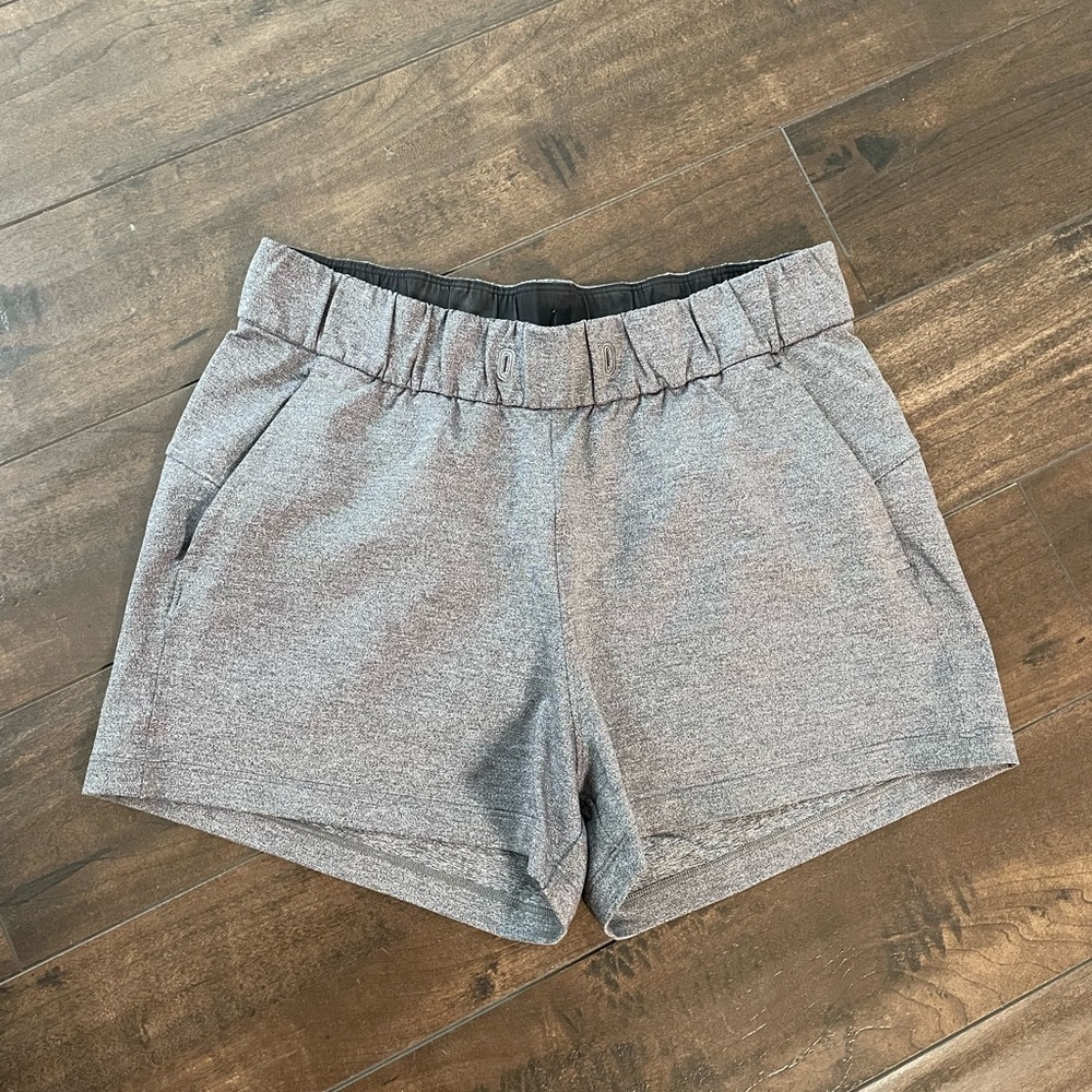 Lululemon On The Fly shorts size 4 gray